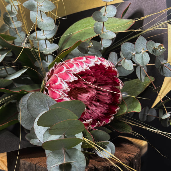 👑 Ramo Reina – Flores de Temporada con Elegancia y Carácter 👑