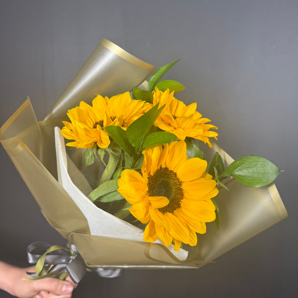 Ramo Trilogía de Felicidad – Flores de Temporada 🌈