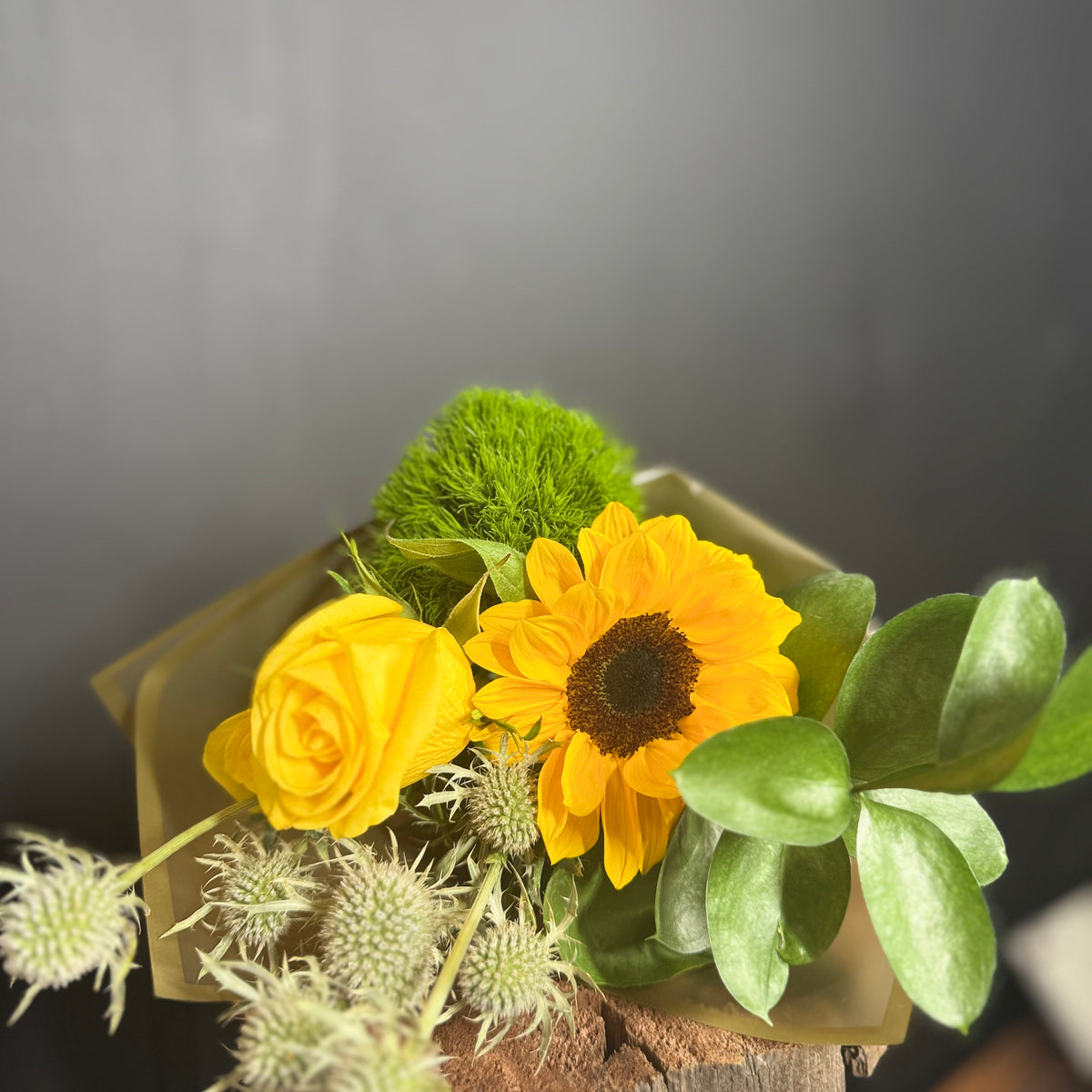 Ramo Sol y Romance – Rosas y Girasoles 🌹🌻