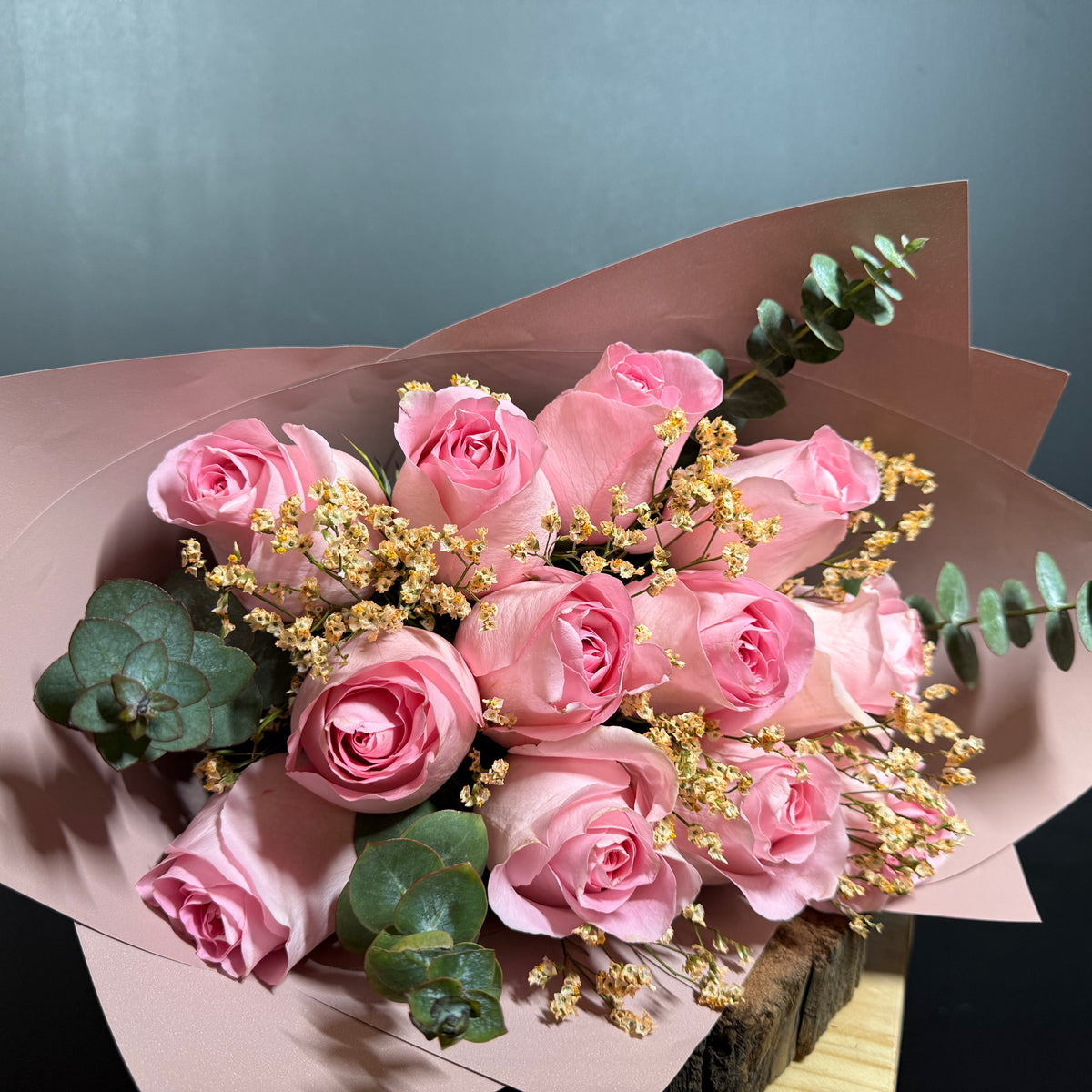 12 Rosas Ecuatorianas Pink Deluxe